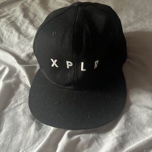 Black xplr hat